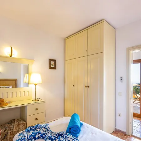 Apartment With Bay Views